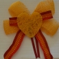 Preview: Leicht rustikale, exklusive Geschenkschleife, orange-bordeaux, Dekoschleife mit orange-gelbem Herz