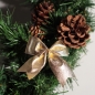 Preview: 4 x goldene Schleife mit Brokat, selbstklebend oder Christbaumbehang
