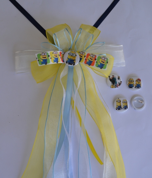 Schultütenschleife Minion - Farben mit Anstecker, Pin, weiß, blau, gelb