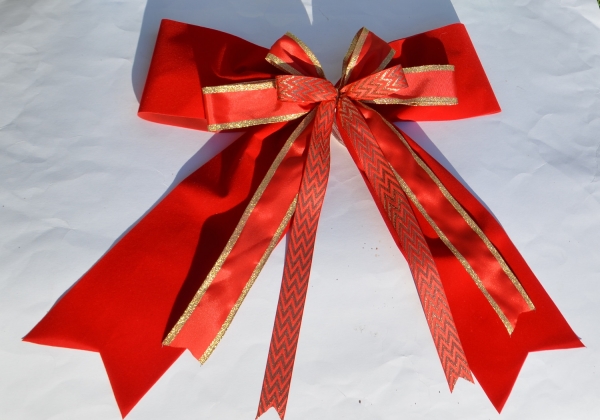 35 cm große klassische Schleife elegant und edel für Adventsdekoration und Weihnachten – In- und Outdoor in rot und gold