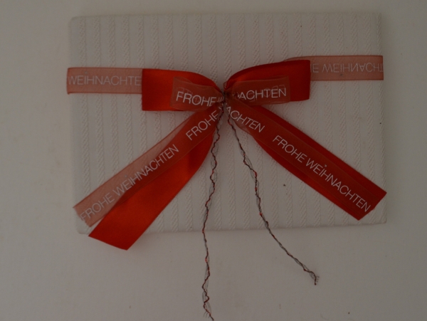 Schleife mit Text - Frohe Weihnachten - rote Geschenkschleife für Päckchen,  Geschenkverpackung