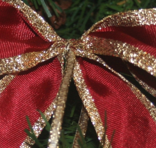 Rote Schleife mit breitem Goldrand für Christbaum oder Geschenk