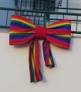 Riesenschleife, Dekoschleife LGBTQ+ Pride, Regenbogen Schleife 90 x 85 cm
